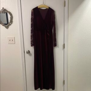 Elegant Burgundy Lace Sleeve Dress